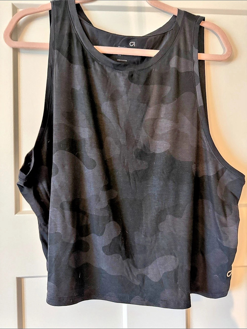GapFit Breathe Crop Muscle Tank Top Camo Black XL